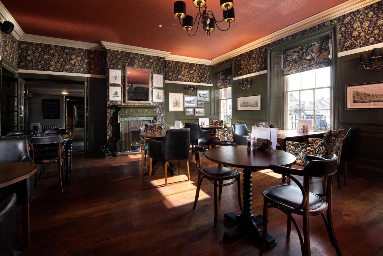 The Black Swan - The Collection Group Inn 4*